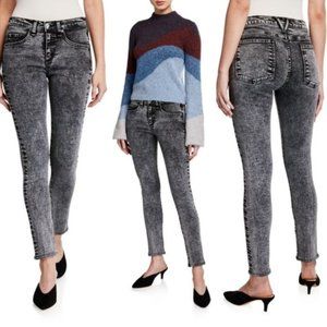 Veronica Beard Brooke Acid wash jeans